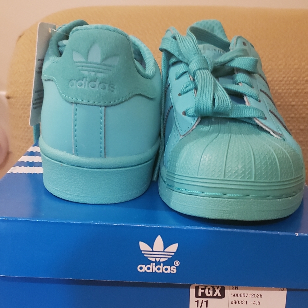 Adidas Superstar Sneakers